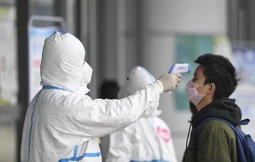 疫情中家庭热门话题英文,COVID-19: Top Family Conversations Unveiled