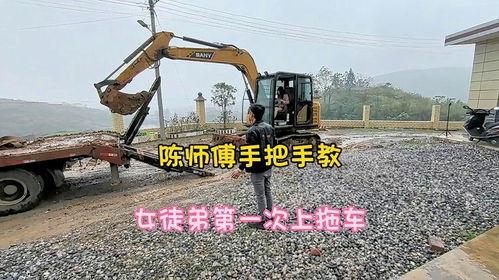 挖掘机抖音热门话题,揭秘抖音热门背后的故事