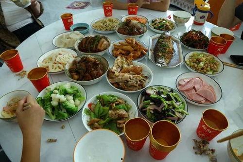 中秋家宴上热门话题英语,Top English Topics for a Festive Mid-Autumn Dinner Discussion
