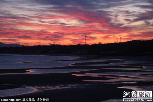 热门话题疫情中的晚霞,希望与坚韧的美丽见证