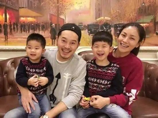 有关全职妈妈的热门话题,新时代女性的选择与挑战
