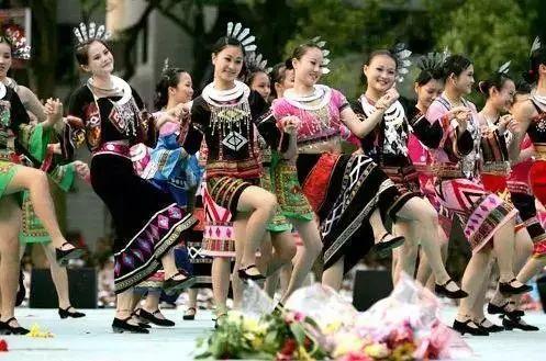 热门话题海南苗族女孩,传承与创新中的青春风采