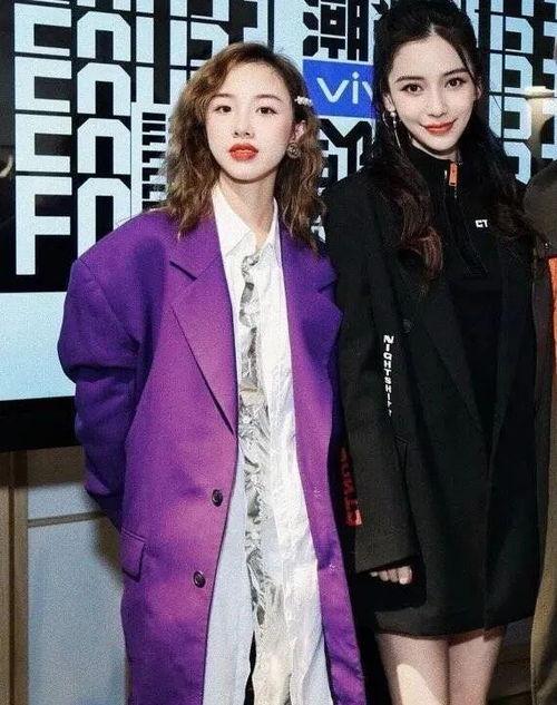 为什么明星网红同框,明星网红同框背后的故事与互动揭秘