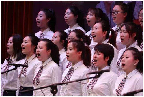 合唱明星网红是谁呀图片,她是如何成为音乐界璀璨星辰的？