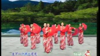 热门话题广场舞兰花花,舞动青春，传承文化