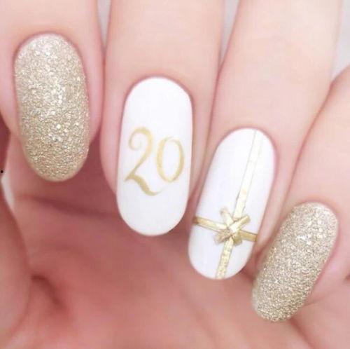 冬日美甲热门话题图片,时尚指尖，温暖一冬